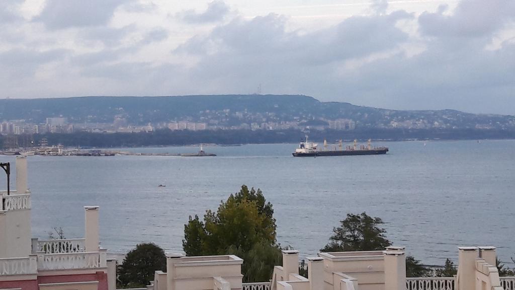 East From Paradise Apartment Varna Buitenkant foto