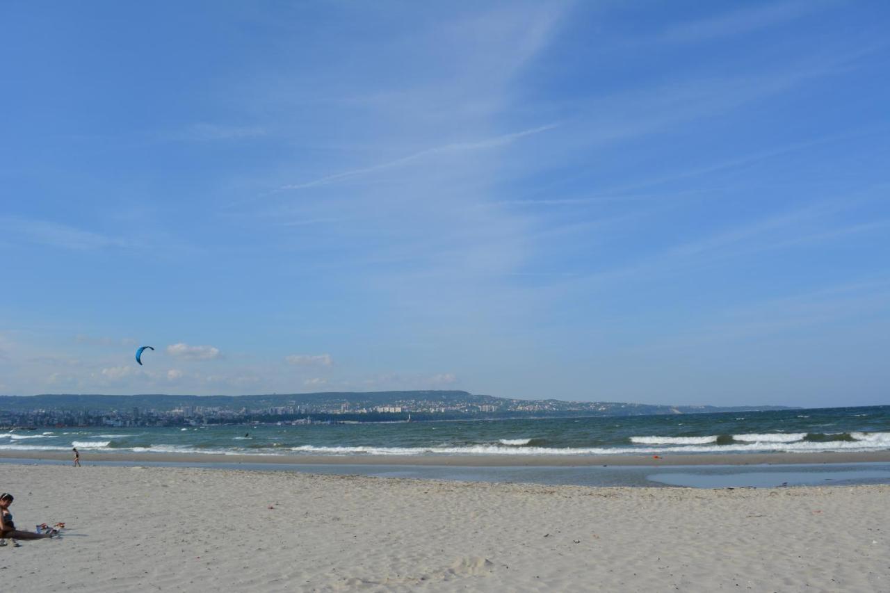 East From Paradise Apartment Varna Buitenkant foto
